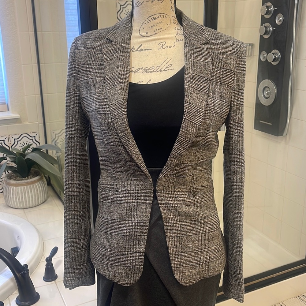 Fasten front Women’s Fitted Suit Jacket (size 4)